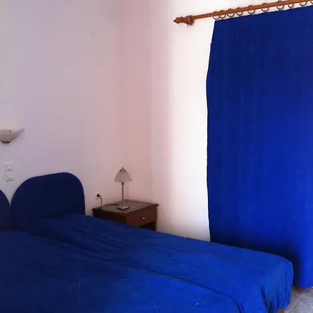 בית הארחה Porto Milos אדאמאס