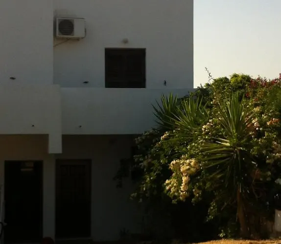 Porto Milos 3* Adamantas (Milos)