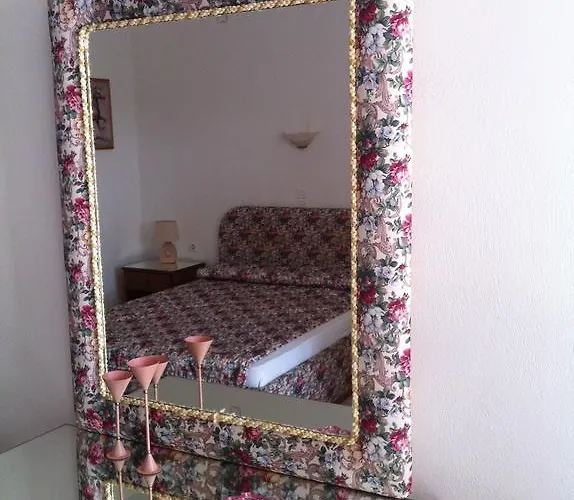 Porto Milos 3* Adamantas (Milos)